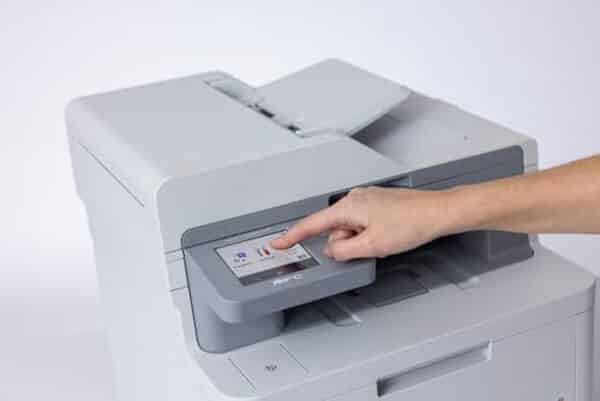 Découvrez notre avis complet sur l'imprimante multifonction Brother MFC-L8390CDW : qualité d'impression, vitesse et fonctionnalités avancées pour les professionnels.